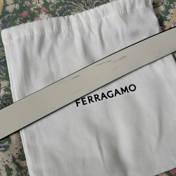 Ferragamo Belt Reversible Blk/Wht - Picture 2 of 5